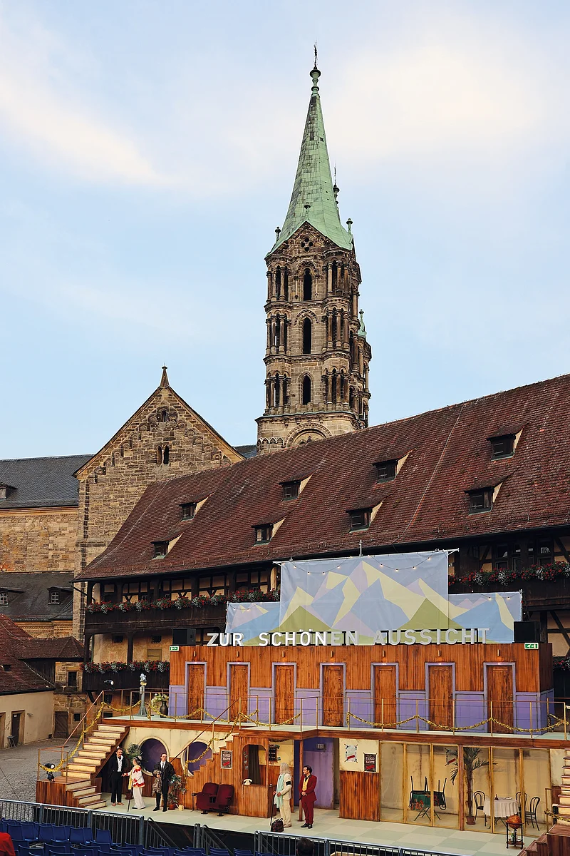 : In der malerischen Kulisse der Alten Hofhaltung neben dem Bamberger Dom wird im Sommer 2024 wieder Theater gespielt.