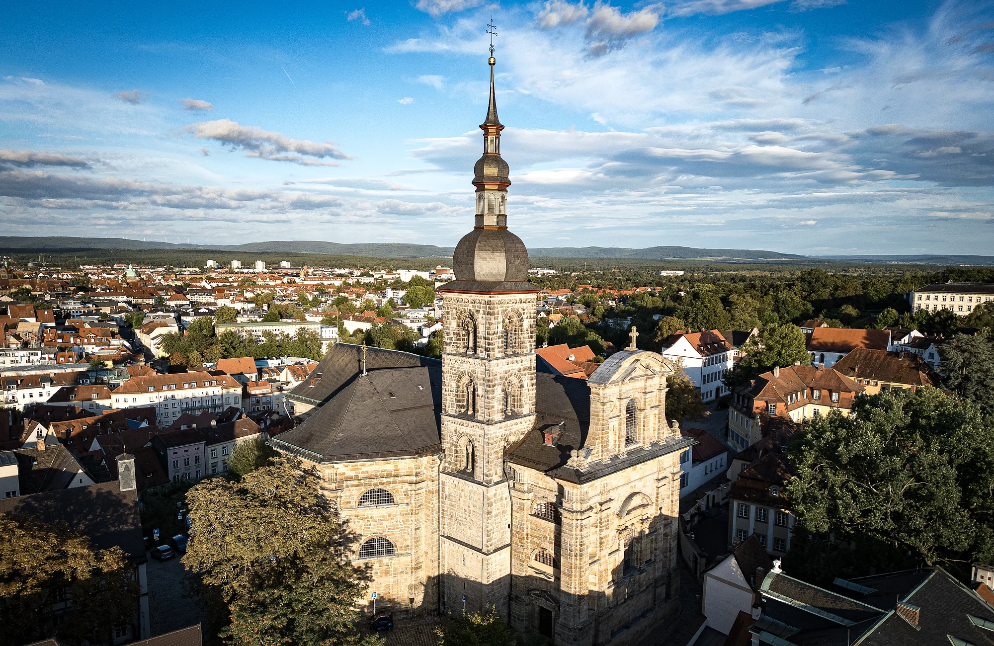 Die Kirche St. Stephan Die Kirche St. Stephan thront auf dem Stephansberg