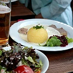 Local beer specialities and delicious Franconian food is waiting for the visitor in Bamberg's tied houses.
