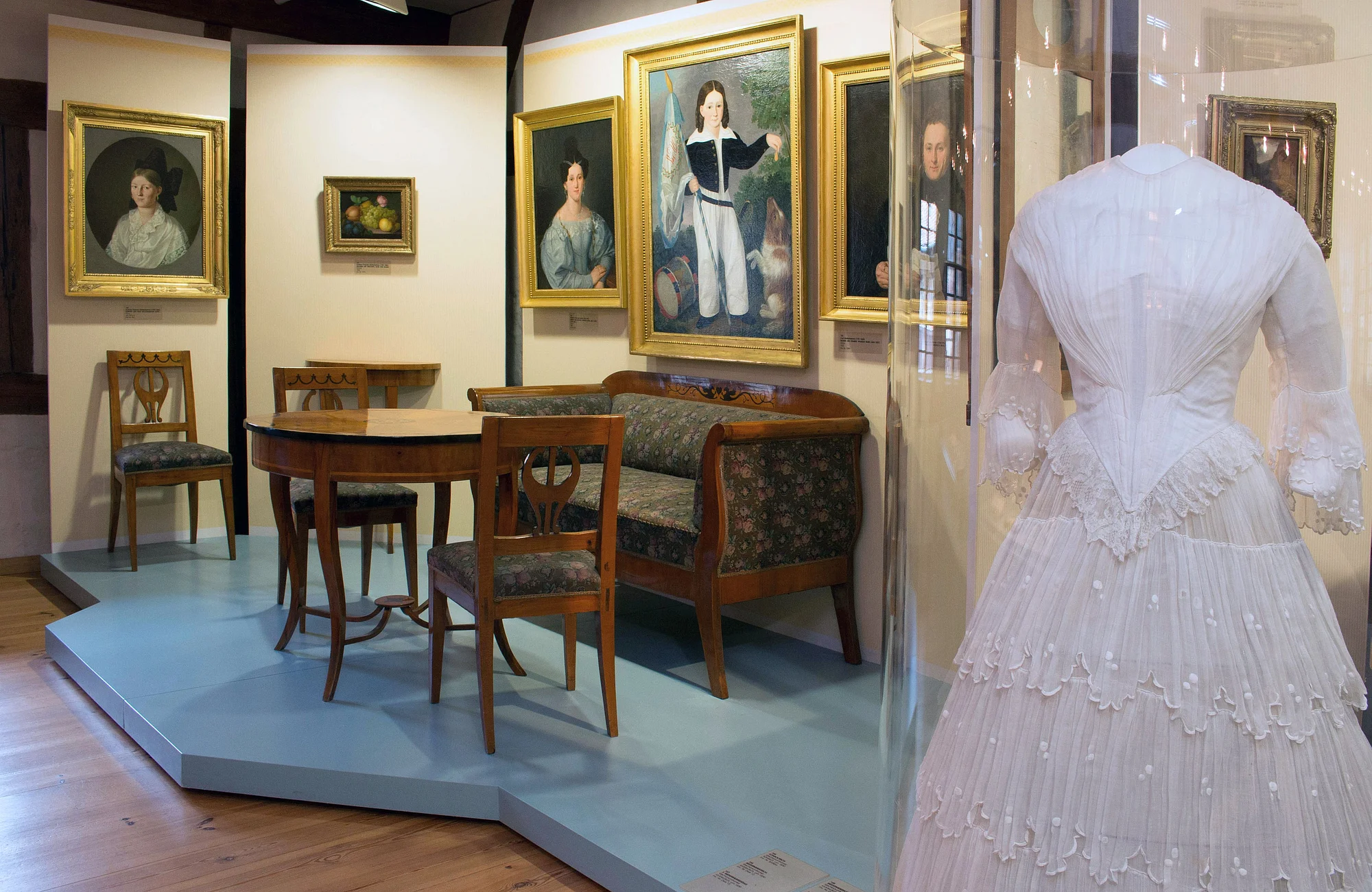 Blick in die Ausstellung „Eine neue Zeit bricht an“ Blick in die Ausstellung „Eine neue Zeit bricht an“, ein Teil der Dauerausstellung im Historischen Museum Bamberg