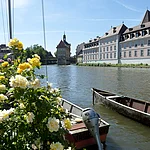The former fishermen's settlement is lovingly called 'Little Venice'. It consists of a gorgeously decorated row of half-timbered houses with mainly medieval basic structure. Tiny front gardens, where you can find piers for the boats, string together along the riverside and shape a romantic ensemble. You can pass this unique row of houses by excursion boat.