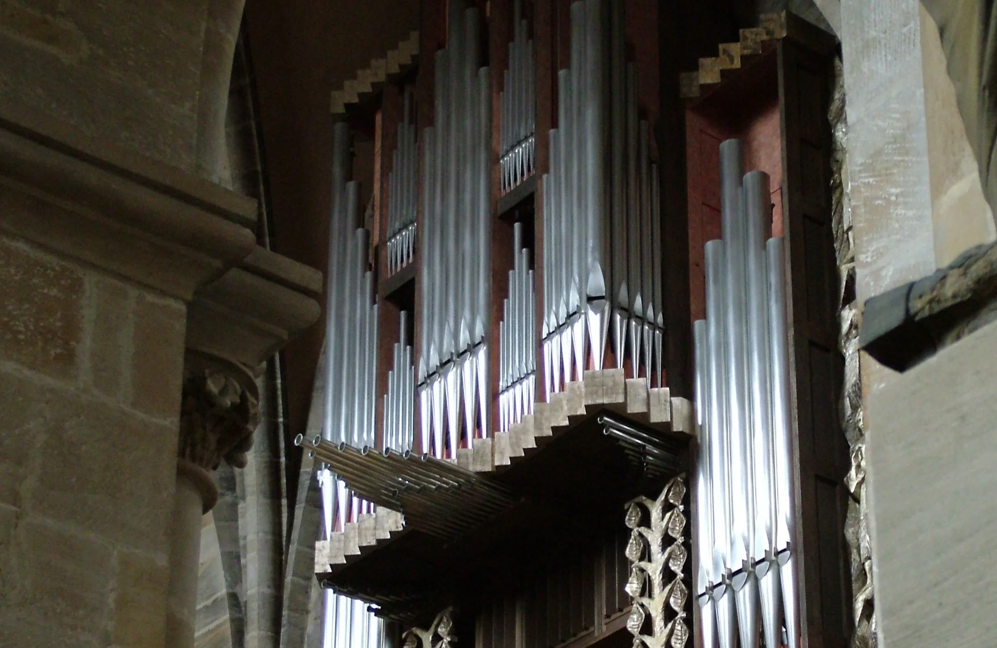 Sitting down on a pew after a city tour. Everything calms down. Let the events pass your mind once again while listening to the sound of the organ, which plays pieces by J.S. Bachs.