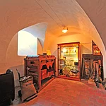 A collection of historic brewing equipment and the documentation of the production process from the malt production to the finished beer.