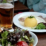 Local beer specialities and the delicious Franconian cuisine are waiting for the visitor in Bamberg's 9 tied houses.