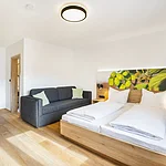 Eines unserer frisch renovierten Gästezimmer