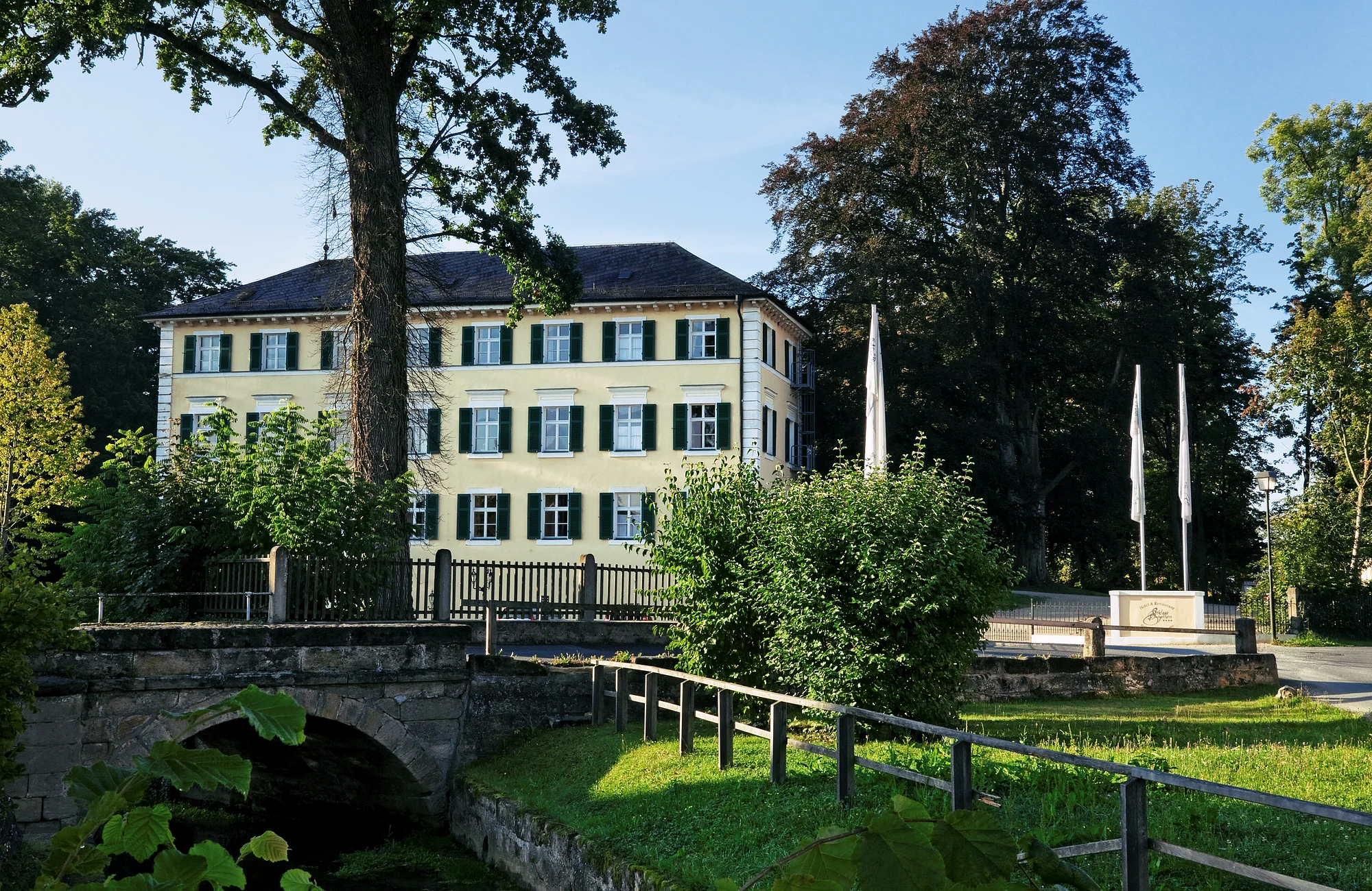 Aussenansicht vom Dorf