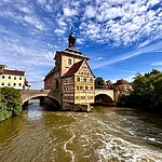Das Alte Rathaus in Bamberg zählt zu den vielen ikonischen Denkmälern in Bamberg.