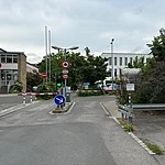 Ein Foto der Einfahrt zum Parkplatz Schillerplatz.