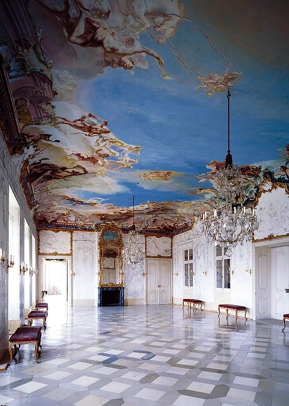 The "white hall" in Memmelsdorf castle