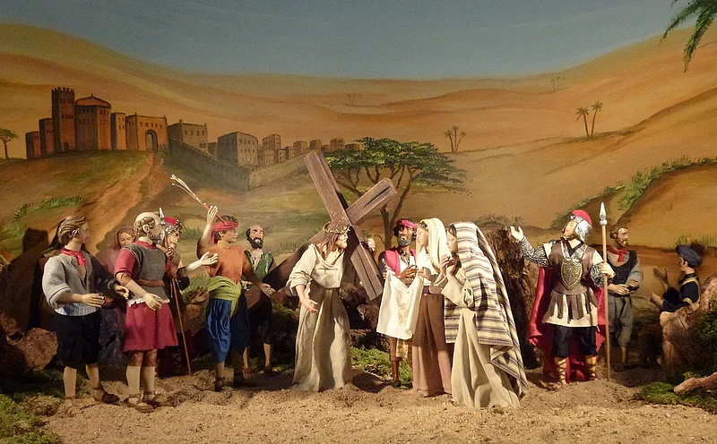 Veronika reicht Jesus das Schweißtuch_Passionskrippe Passionskrippe