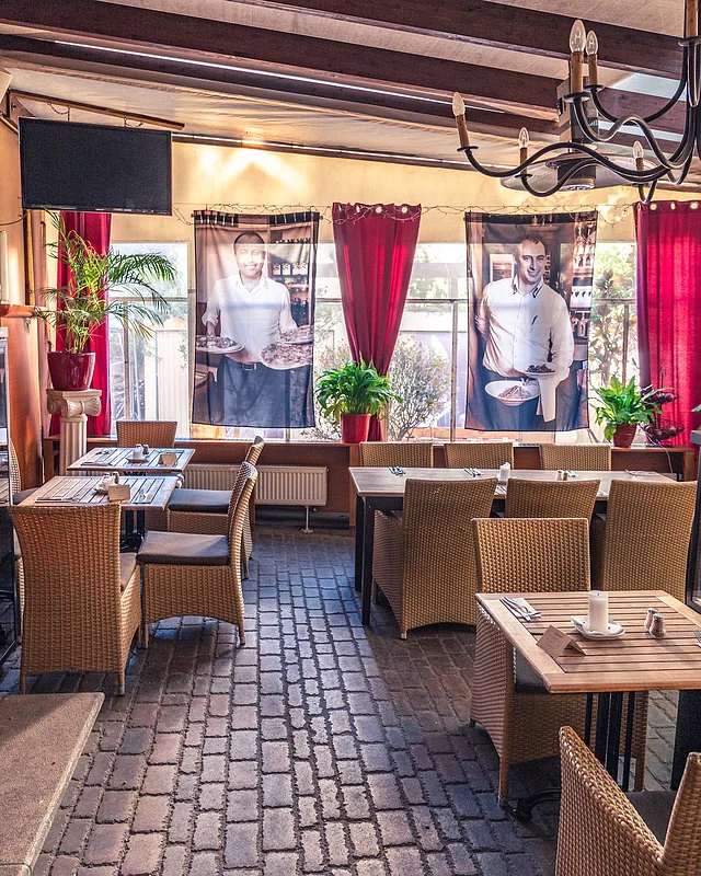 Salino Holzofenpizza Foto des Innenlebens des Restaurants Salino in Bamberg.