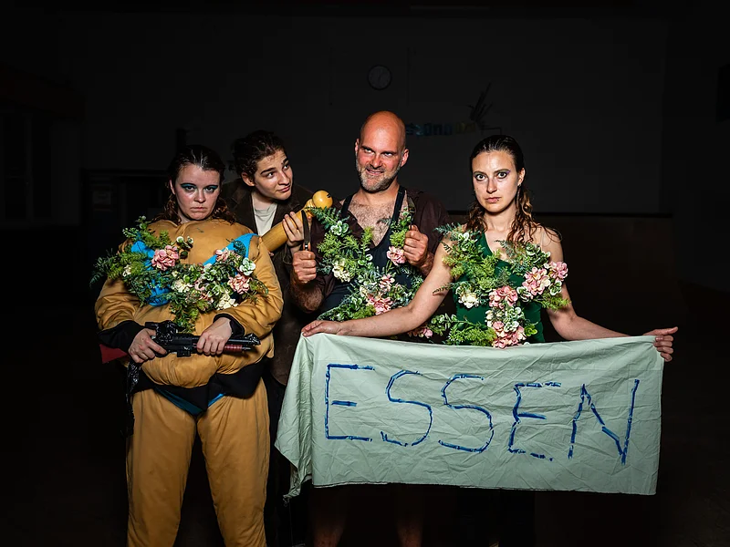 ArtEast - Auf hoher See / Racket Baby