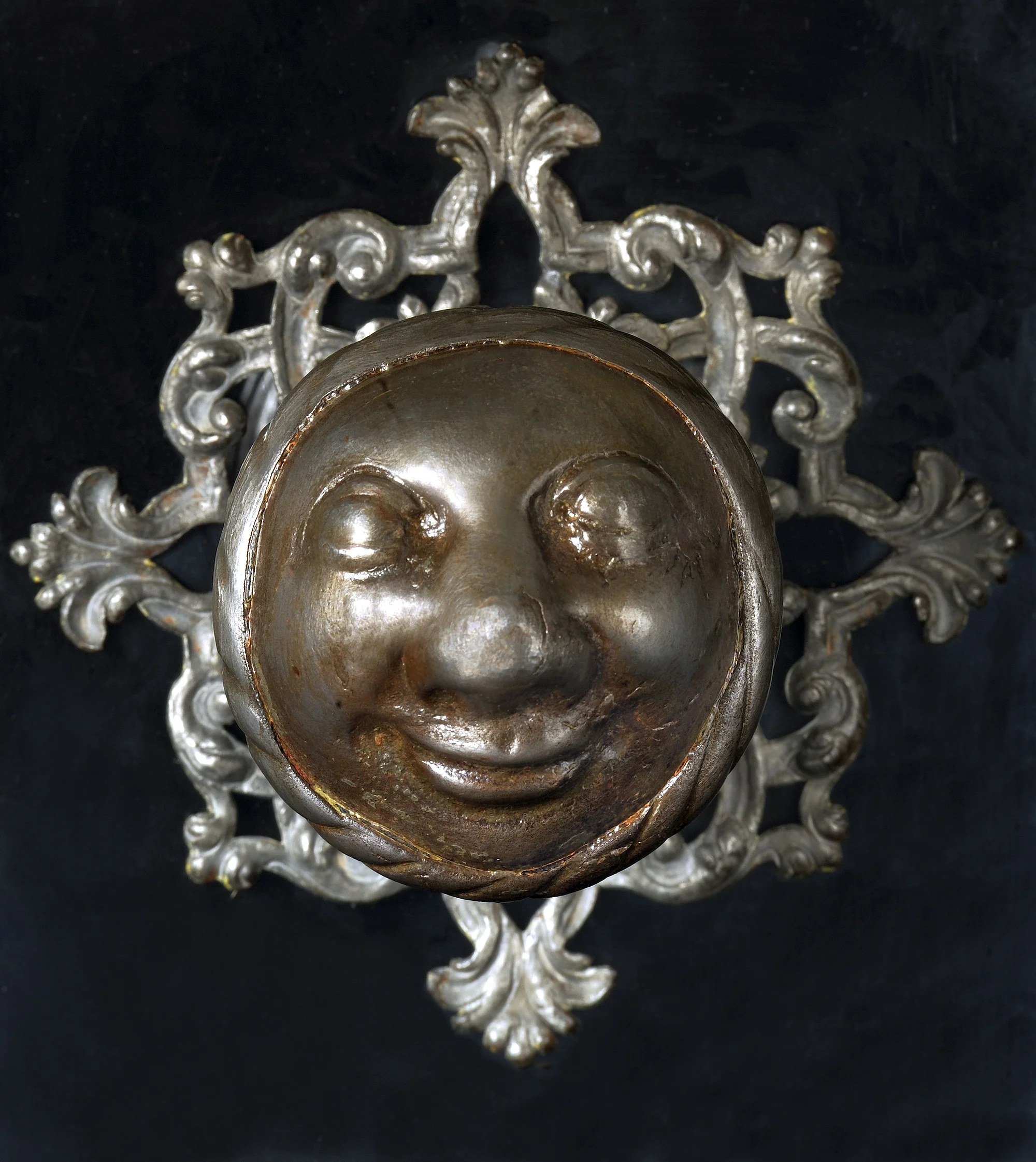 Das Apfelweibla - Originaltürknauf in der Ausstellung "Märchenhafte Verwandlungen - Das Apfelweibla im Werk von E.T.A. Hoffmann" ein Teil der Dauerausstellung im Historischen Museum Bamberg