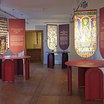 Blick in die Ausstellung „Mauern der Macht“ 2026 in der Alten Hofhaltung in Bamberg