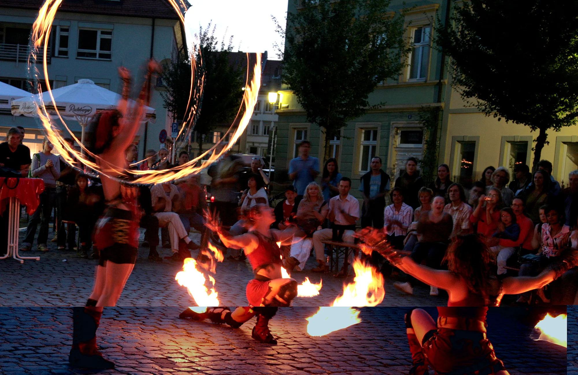 The small-scale arts festival " Bamberg zaubert" (Bamberg peforms magic) is considered to be one of the biggest and most atmospheric festivals of its kind in Germany and attracts lots pof visitors.