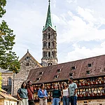 Die Stadtführung „Faszination Welterbe“ führt die Gäste zu allen wichtigen Sehenswürdigkeiten wie etwa in die Alte Hofhaltung auf dem Domberg.